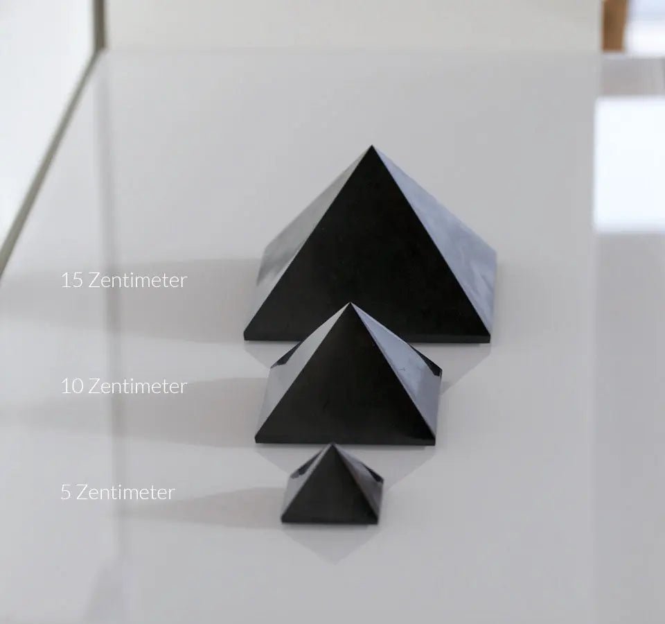OCUS Schungit Pyramide – alle drei Größen im Überblick